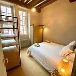 Le Verrerie With 2 Bedrooms, Historic Center * ディジョン