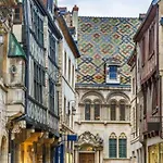 Le Verrerie With 2 Bedrooms, Historic Center *