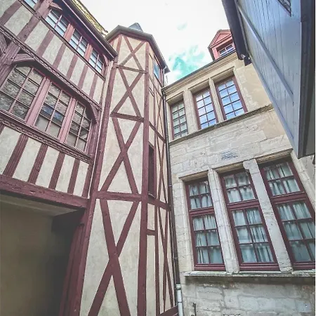 Apartment Le Verrerie With 2 Bedrooms, Historic Center Dijon