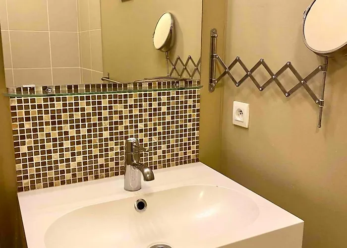 Le Verrerie With 2 Bedrooms, Historic Center *