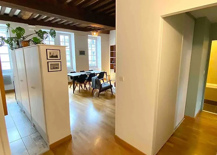 Le Verrerie With 2 Bedrooms, Historic Center * Dijon