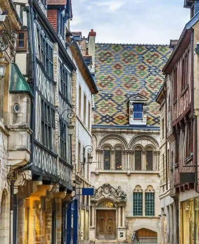 Le Verrerie With 2 Bedrooms, Historic Center *