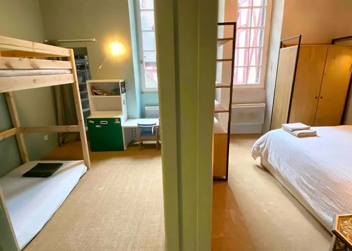 アパート Le Verrerie With 2 Bedrooms, Historic Center ディジョン