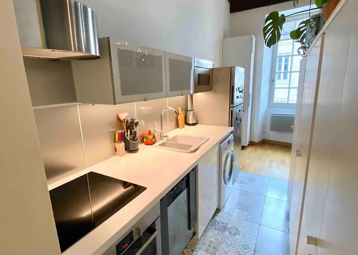 アパート Le Verrerie With 2 Bedrooms, Historic Center ディジョン